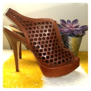 Summertime high heel, platform, open toe sandal.